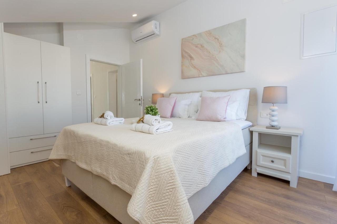 Golden View Penthouse Apartment Hvar Town Exterior photo